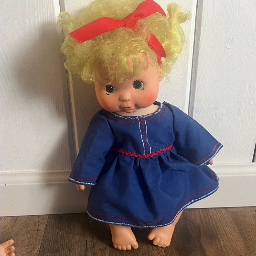 Hp🎉Vintage 1982 American Greetings Corp Lemon Meringue Blow a kiss baby doll